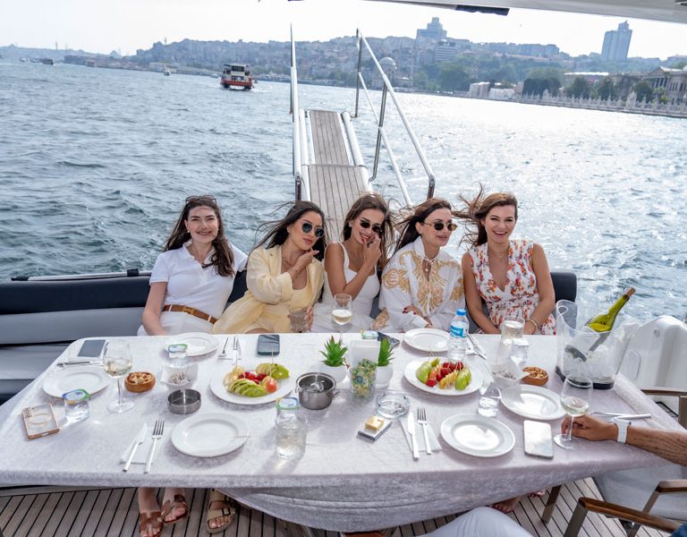 Private Bosphorus Lunch Yacht Cruise
